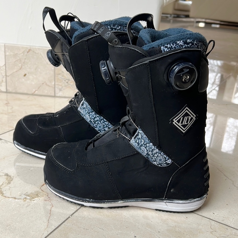 Women’s Salomon Lily focus boa snowboard boot